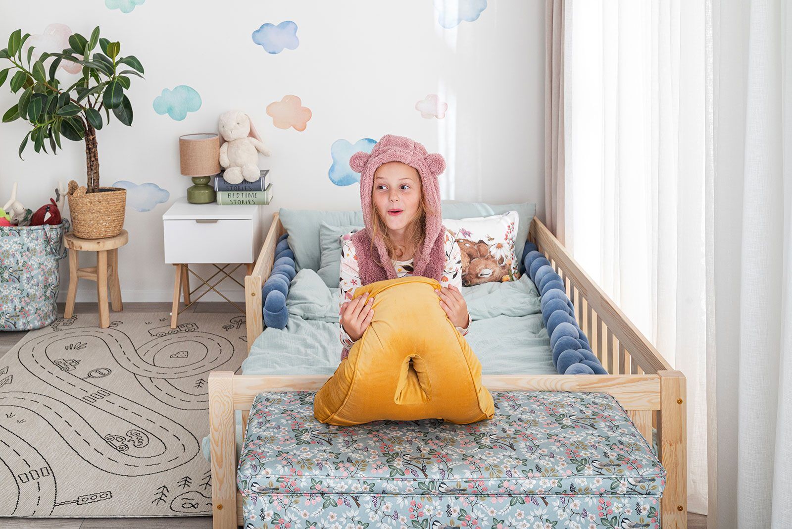 Na imagem: Cama para bebé, cama infantil – Vedo 200x120cm.